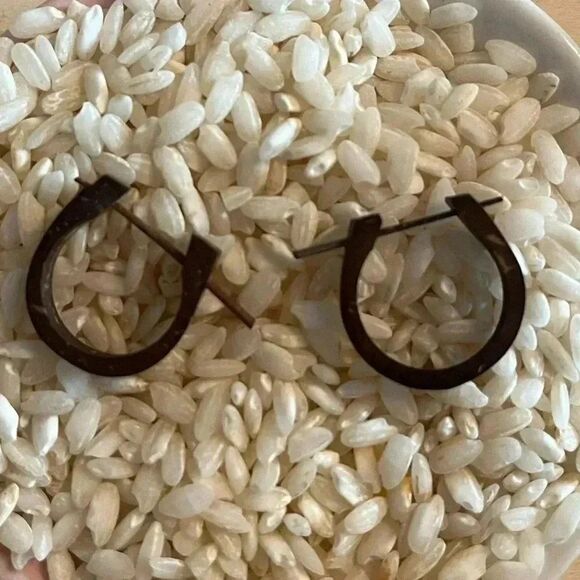 Wood Huggies earrings - Picture 3 of 5